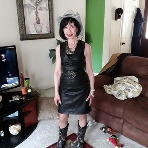 Meet your Posher, Deborah